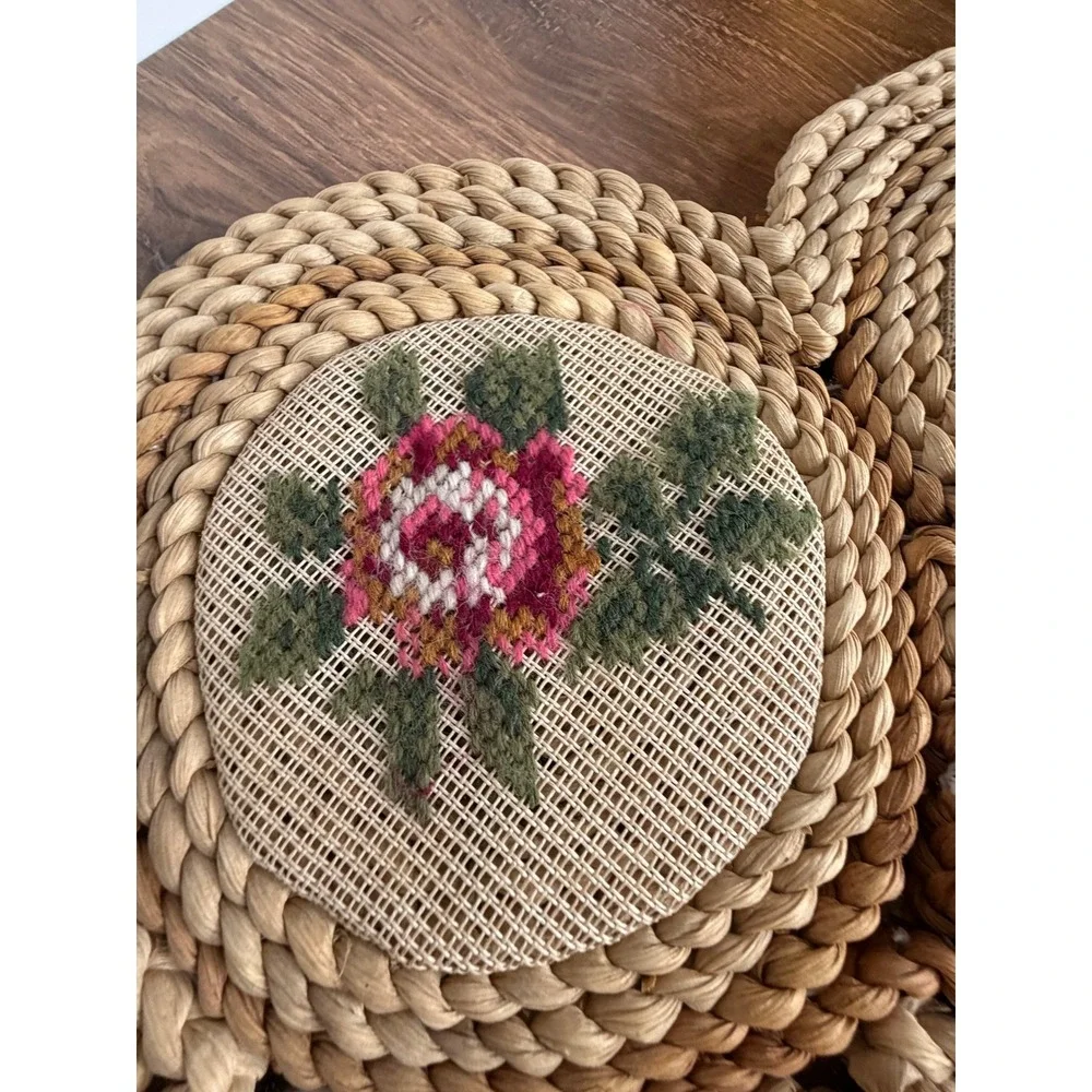VTG 1970s Cottagecore Raffia Straw Needlepoint Rose Floral Table Trivet mat